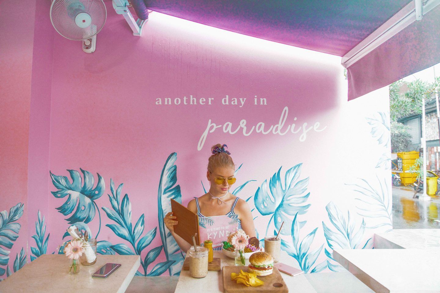 10 Cafe Instagramable di Bali, Bisa Foto ala Selebgram!