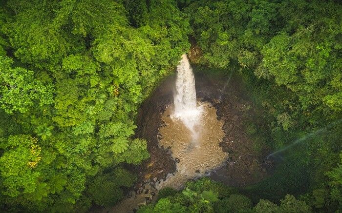 7 Air Terjun Tertinggi di Bali, Ada yang Mencapai 100 Meter