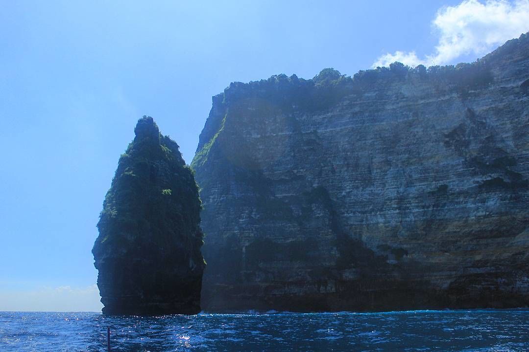 Pesona Mistis Pulau Nusa Barong, Phi-Phi Island Jatim