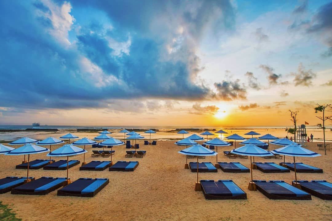 Mau Chill Out Pinggir Pantai di Bali? Coba ke Manarai Beach House Yuk