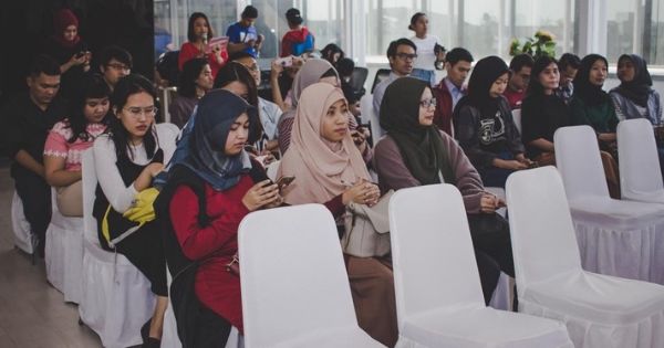Virtual Campus Roadshow:  Mahasiswa UM Cirebon Jangan Takut Menulis 