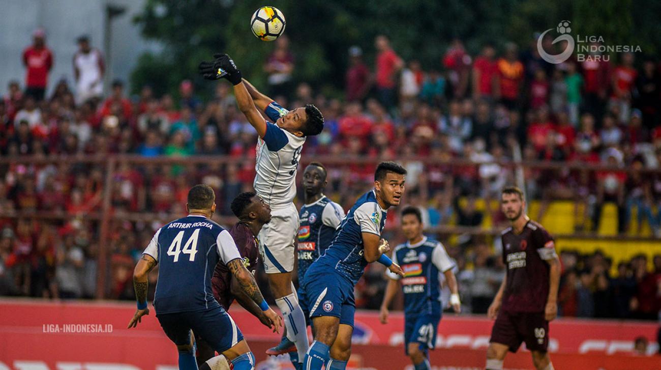 Wander Luiz Tak Sabar Sarangkan Gol di Gawang Arema FC  