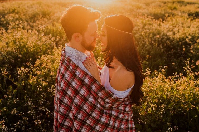 Bikin Penasaran, 5 Zodiak Cewek Ini Paling Jago Memikat Hati Cowok!