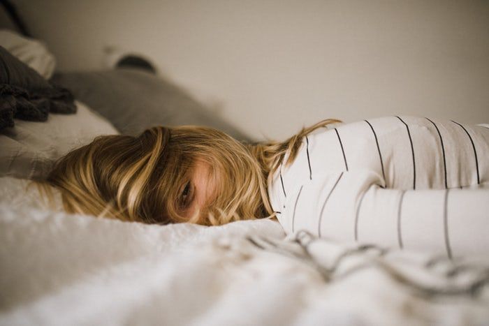 Terapkan 5 Kebiasaan Ini Tiap Hari Agar Tidurmu Lebih Nyenyak & Sehat