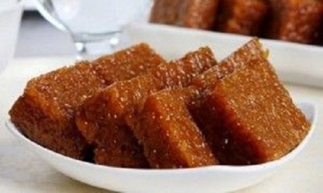 7 Kue Tradisional yang Menjadikan Santan Sebagai Bahan Utama