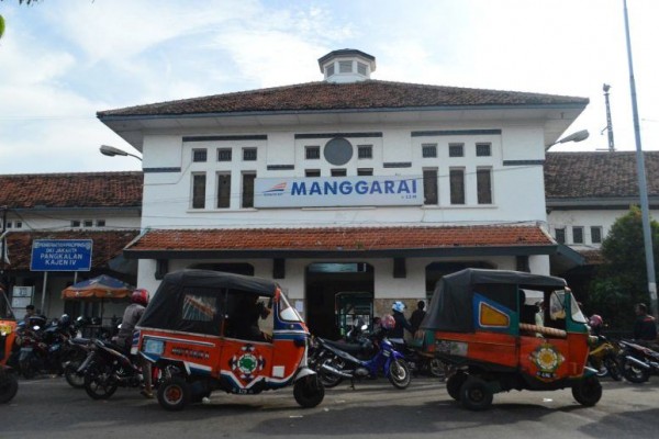 10 Stasiun Kereta Api di Indonesia Ini Dikenal Angker, Ada Penampakan!
