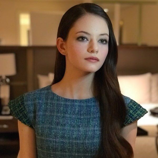 10 Potret Mackenzie Foy Pemeran Film The Nutcracker, Cantik Bak Putri!