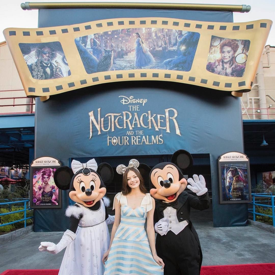 10 Potret Mackenzie Foy Pemeran Film The Nutcracker, Cantik Bak Putri!