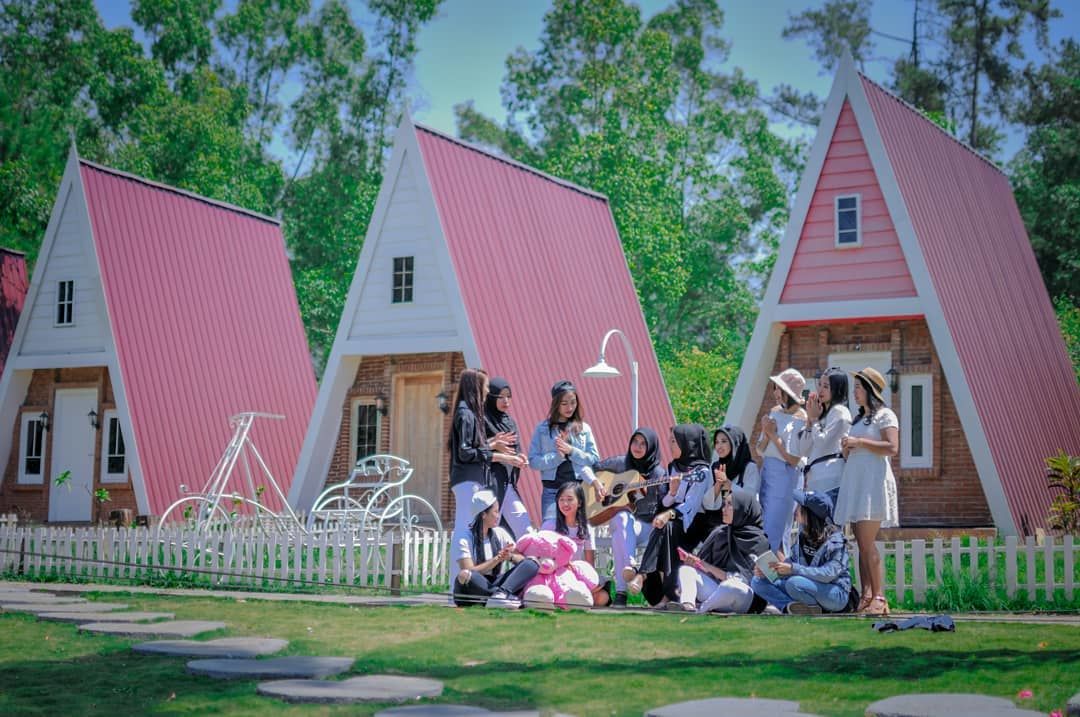 10 Spot Foto di Pagupon Camp yang Instagramable dan Kekinian Banget!
