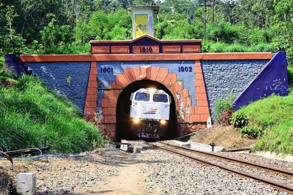 9 Hal Ini Akan Kamu Dapat Setelah Mencoba Naik Kereta Api ke Bali