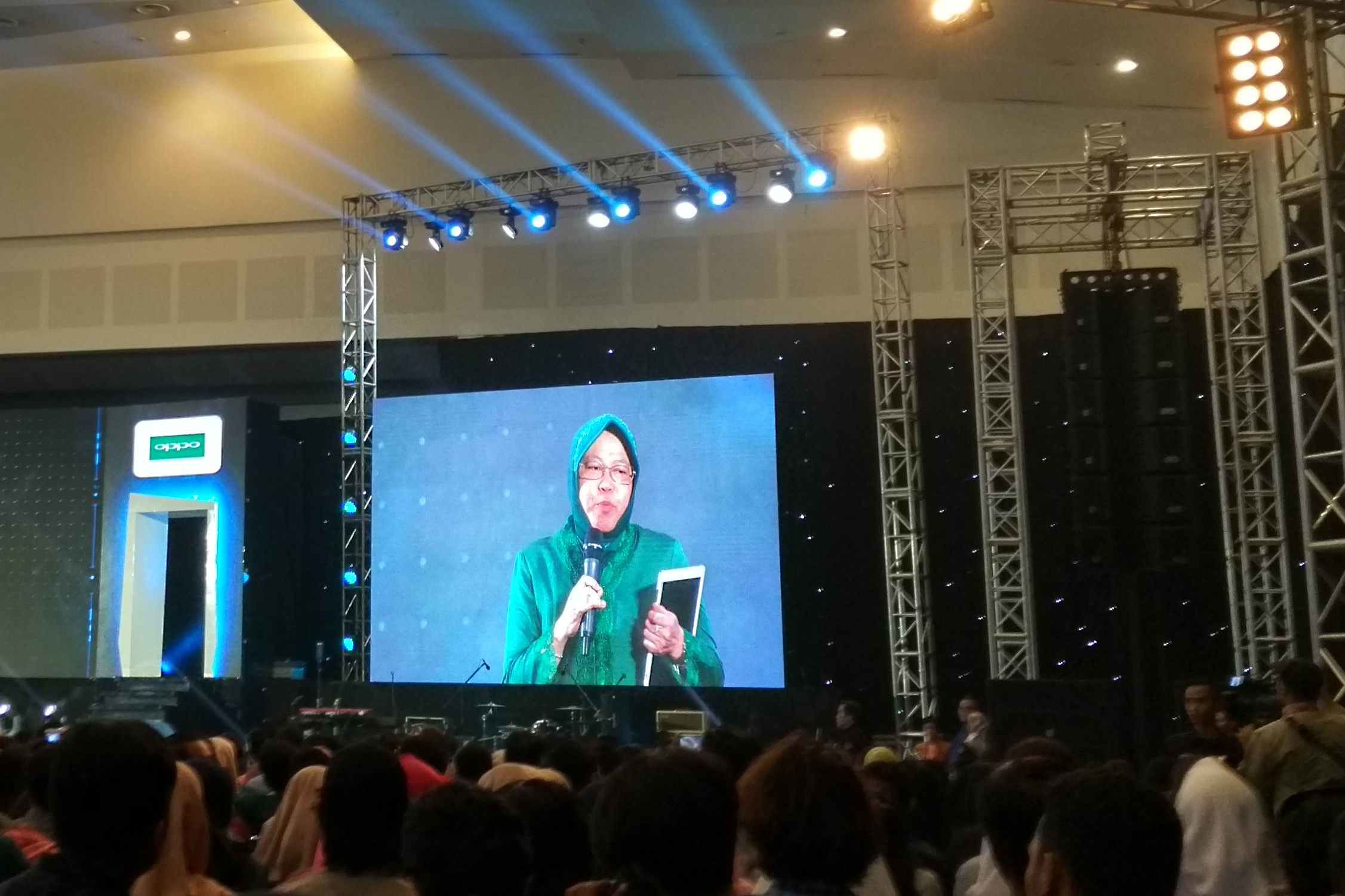 Lupa Sedang Ulang Tahun, Risma Minta Kado Anak Surabaya Bebas Masalah