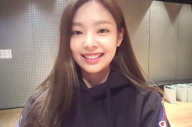 Memesona Ini 7 Potret Jennie Blackpink Saat Tak Pakai Makeup