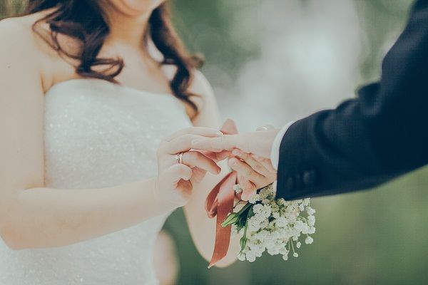 5 Pertanyaan Paling Tidak Etis Ditanyakan ke Orang Lain
