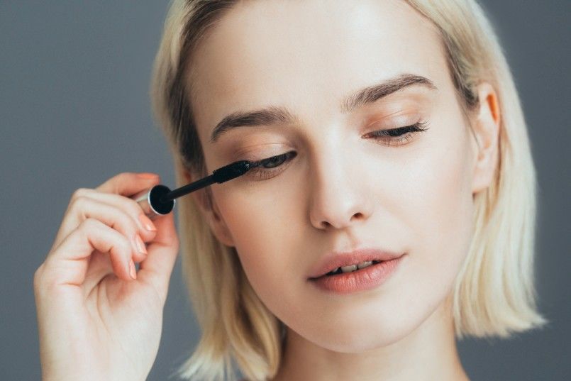 Gak Perlu Takut Menor, 5 Cara Gunakan Makeup No-makeup dengan Sempurna