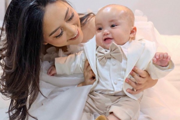9 Inspirasi Outfit Kompak Ibu-Anak ala Rachel Vennya dan Xabiru