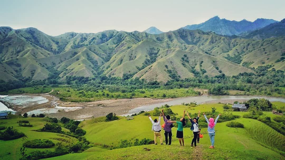 Pesona Bukit Ollon Toraja Layaknya Panorama Memukau di 