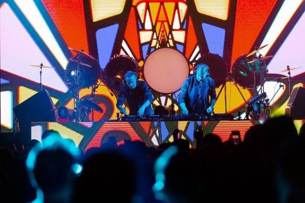 7 Potret Keseruan Paradiso Sundays di Nusa Dua, Galantis Bius Penonton