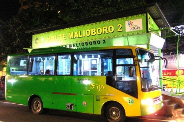 10 Destinasi Ini Bisa Kamu Kunjungi Dengan Bus Trans Jogja Lho!