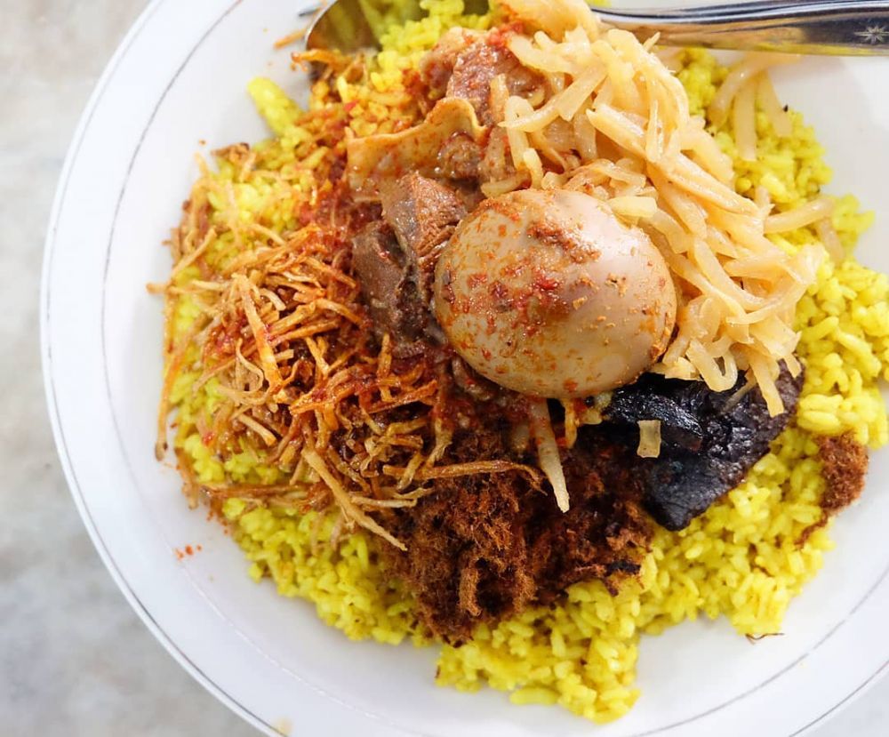 10 Nasi Kuning Enak di Makassar yang Pas buat Menu Sarapan