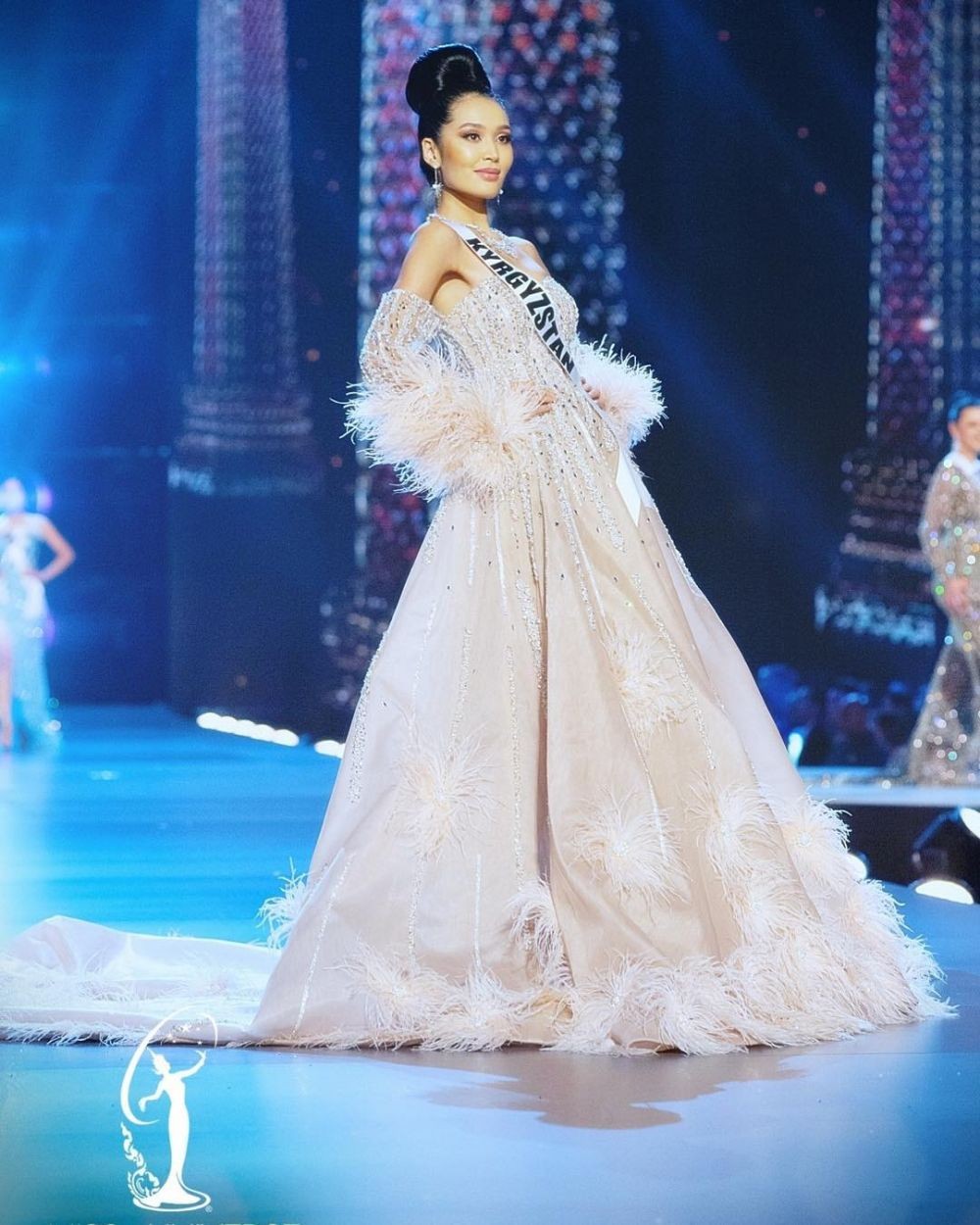 10 Evening Gown Paling Cantik di Gelaran Miss Universe 2018