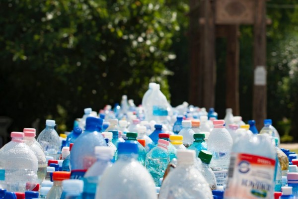 Kalau Kamu Cinta Bumi, Tinggalkan 5 Benda Plastik Ini Sekarang Juga
