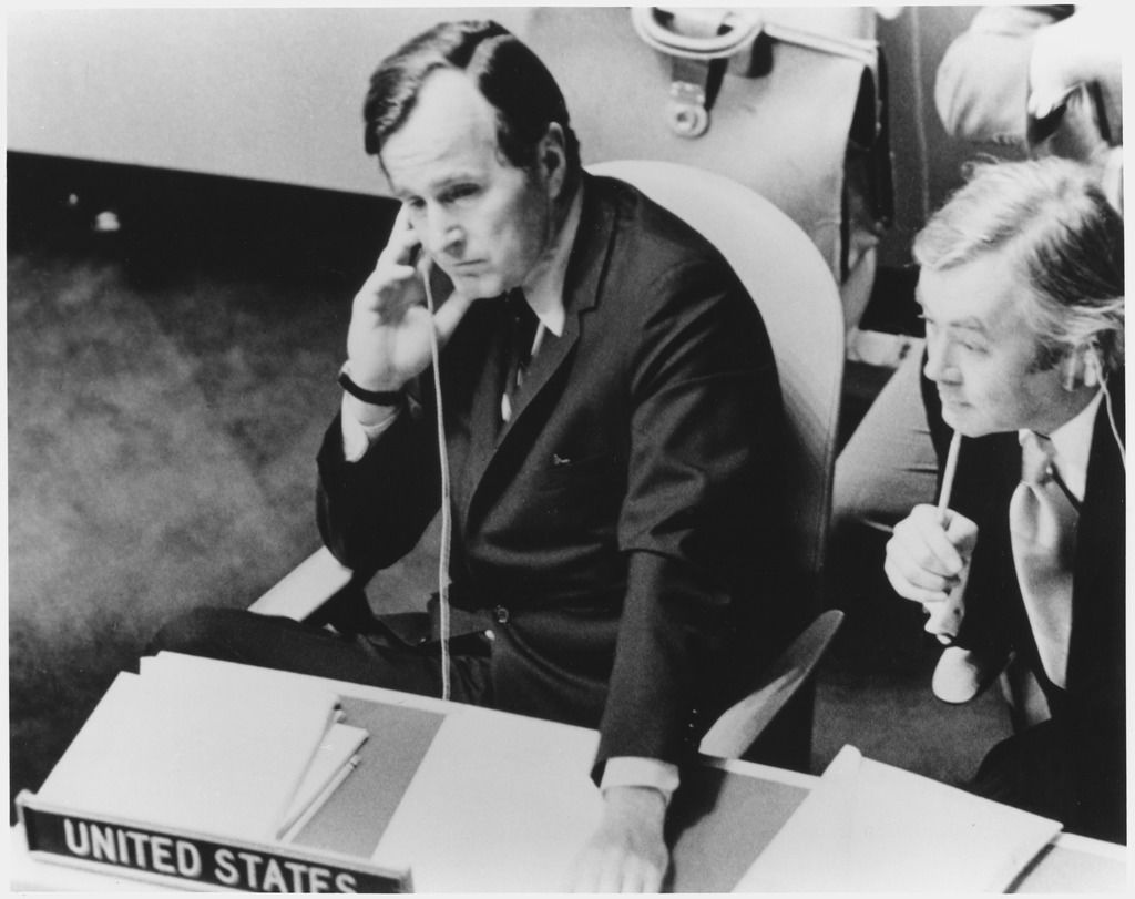 Meninggal Dunia, 6 Kisah Perjalanan Politik George HW Bush Sejak 1967
