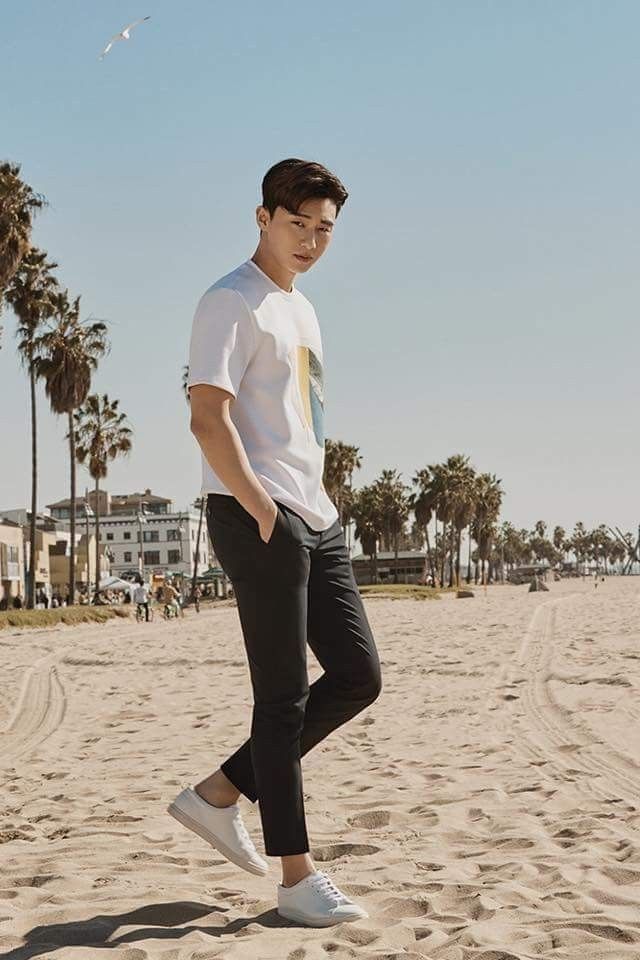 Casual Hingga Formal, 8 Style Cropped Pants ala Seleb Korea Super Kece