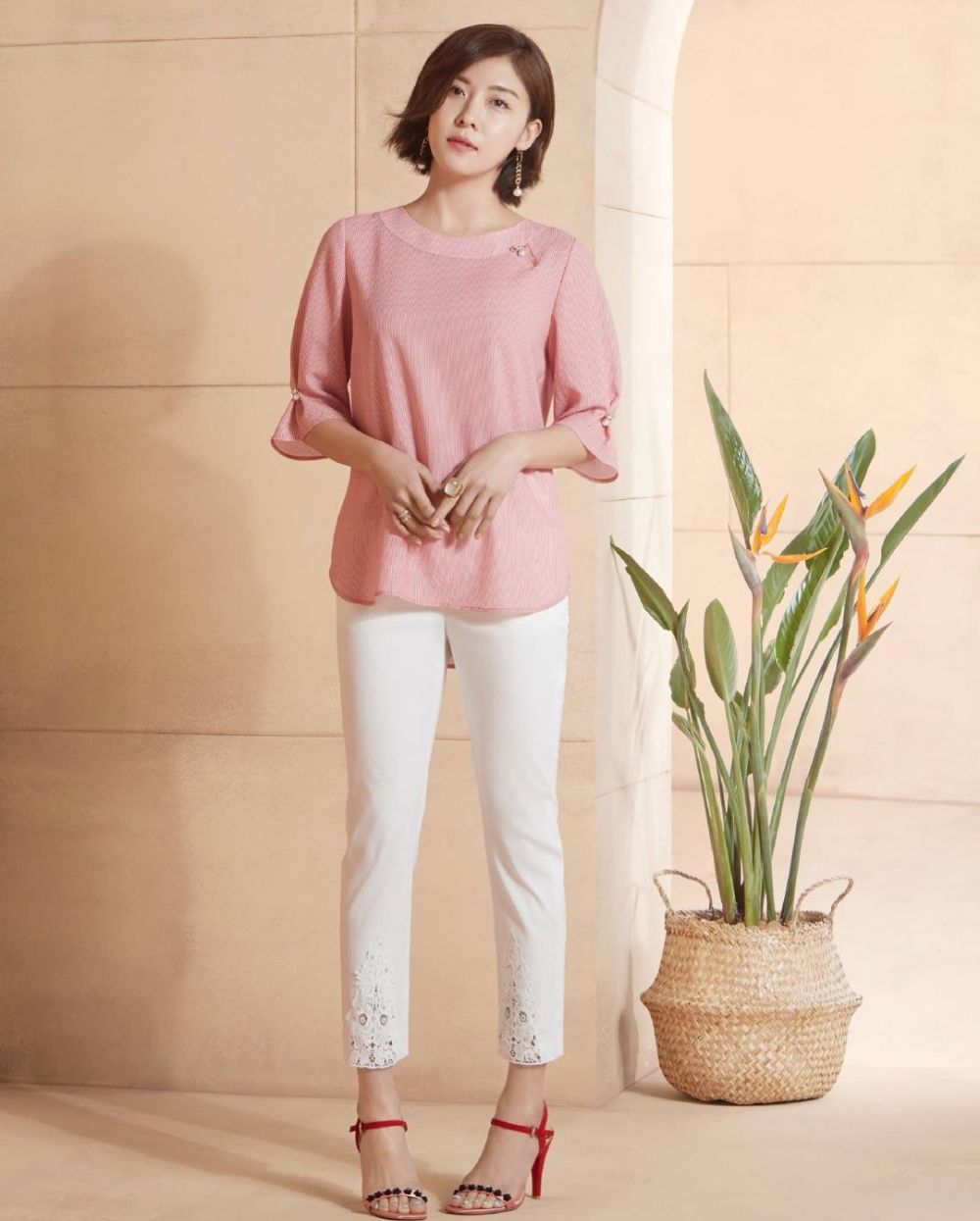 Gemesin! 11 Mix & Match ala Ha Ji Won untuk Wanita Rambut 