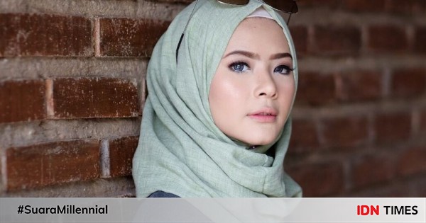 10 inspirasi hijab pastel ala selebgram fairuz sakinah, anggun banget!