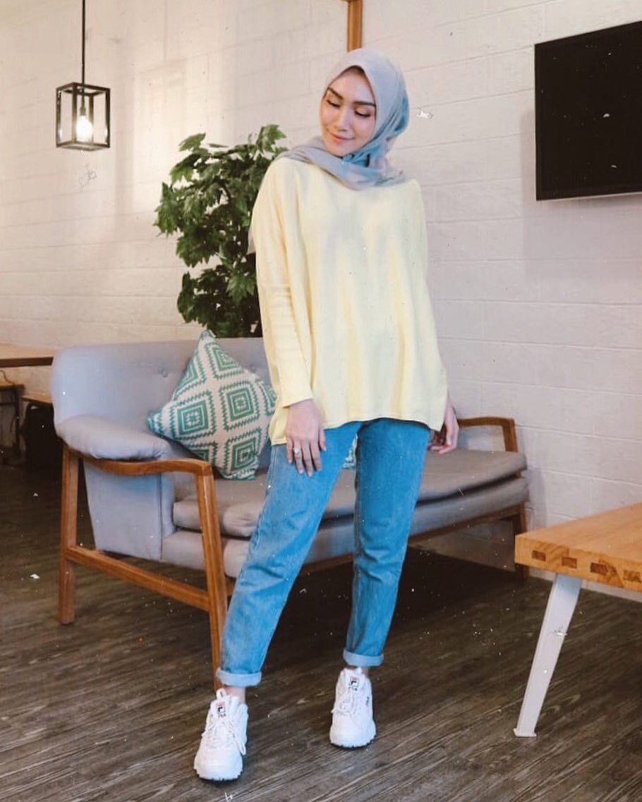 Cocok Buat ke Kampus! 9 Inspirasi OOTD Nuansa Pastel Ala Melody Prima