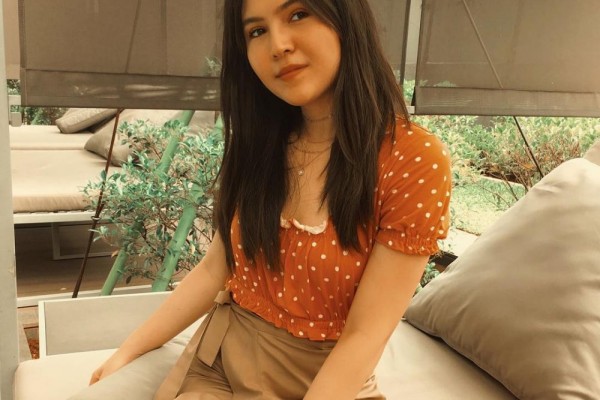 Khusus Mama Millennial! Ini Referensi 9 OOTD ala Olivia Jensen