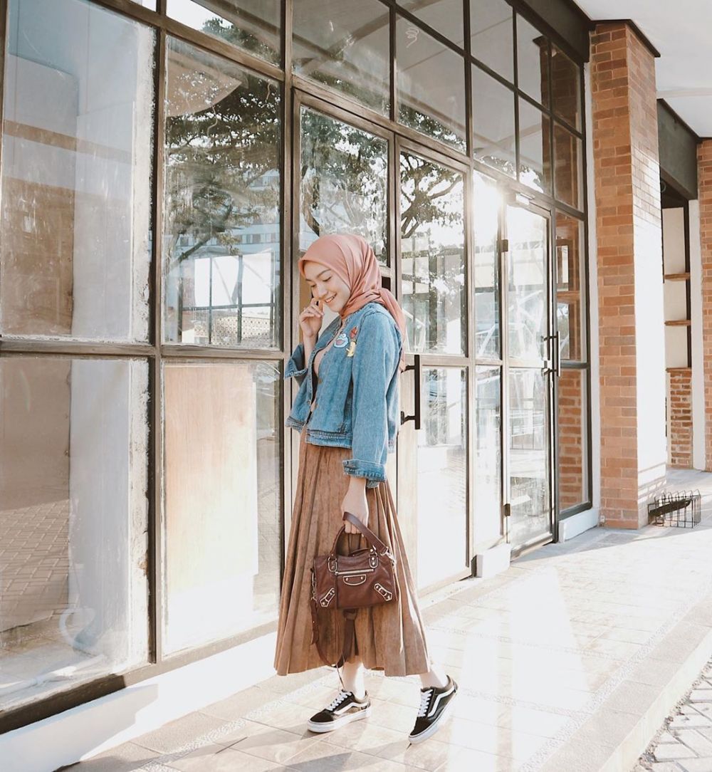 Cocok Buat ke Kampus! 9 Inspirasi OOTD Nuansa Pastel Ala Melody Prima