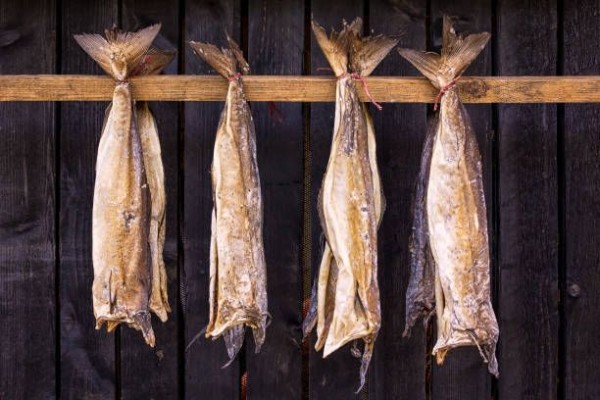 Hobi Makan Ikan Asin? Ketahui 5 Efek Sampingnya Buat Kesehatan Berikut