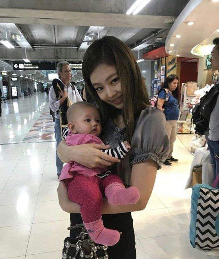 Gak Hanya Modal Tampang, Ini 9 Pesona Jennie yang Buat Kai Jatuh Hati