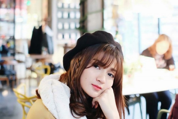 Manis Banget, 10 Potret Furry Citra Model di Video Klip Band Seventeen