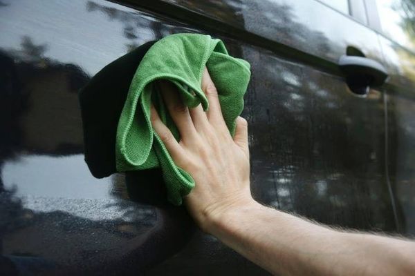 Bodi Mobil Terpapar Gas Air Mata, Begini Cara Menghilangkan Nodanya