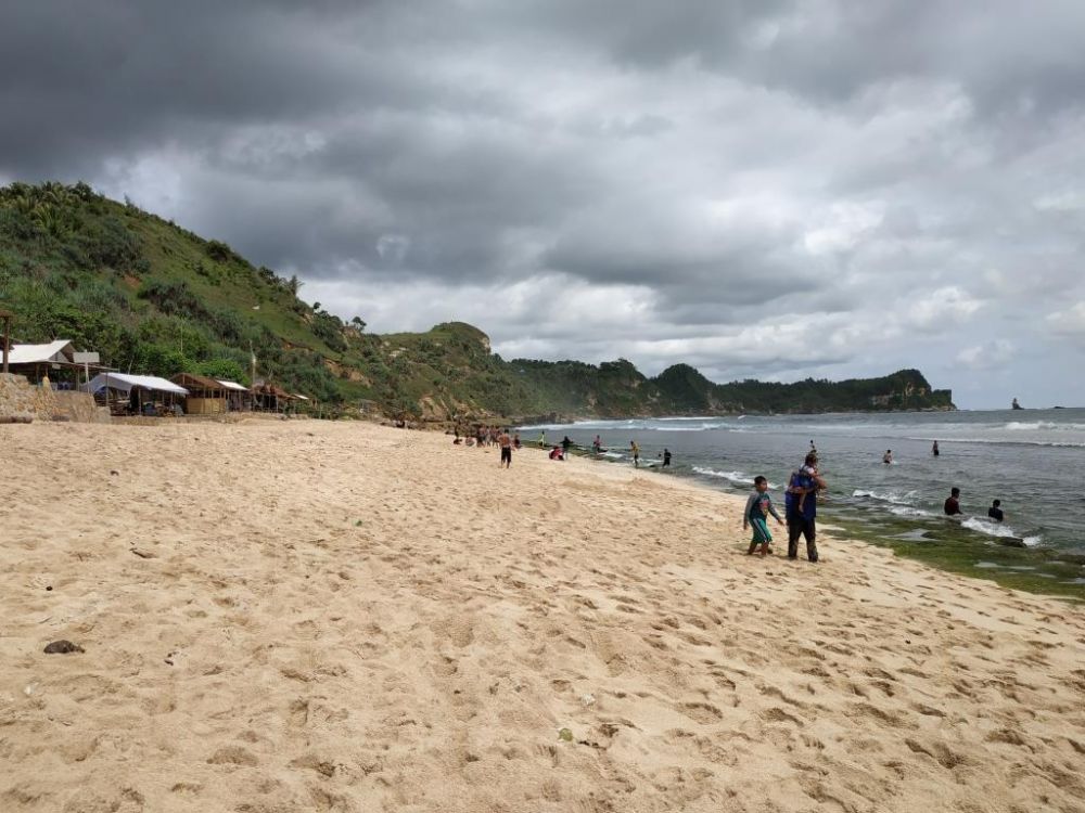 Indahnya Pantai Nampu Pantai Tersembunyi Di Kabupaten Wonogiri