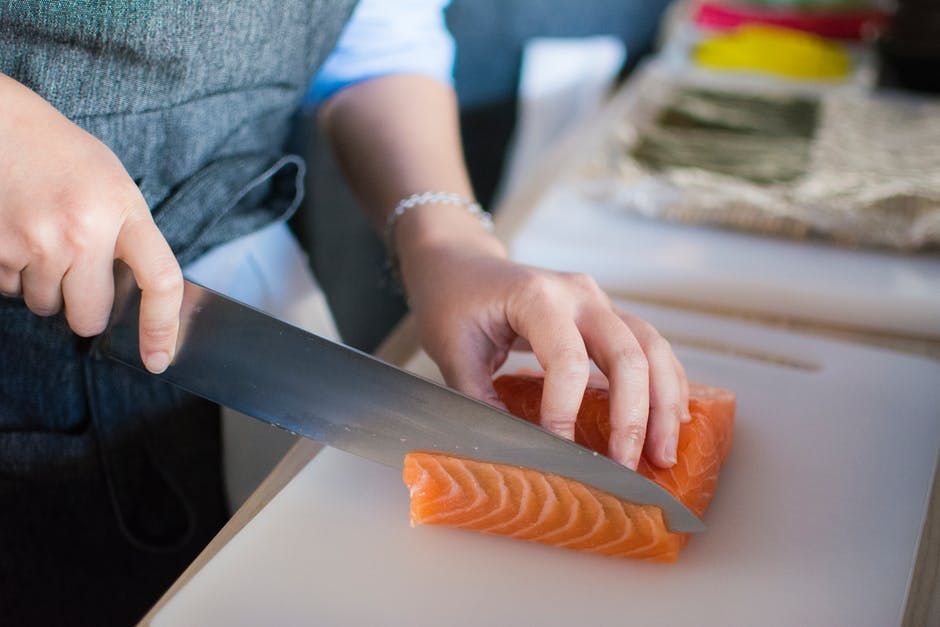 Kitchen 101: 5 Tips to Make Your Knives Sharp as Professional Chef Knives