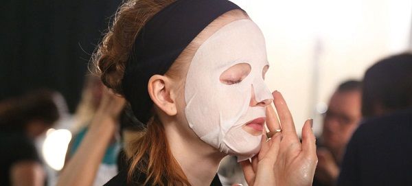 5 Kesalahan Paling Fatal Saat Pakai Face Mask, Bisa Bikin Gagal Cantik