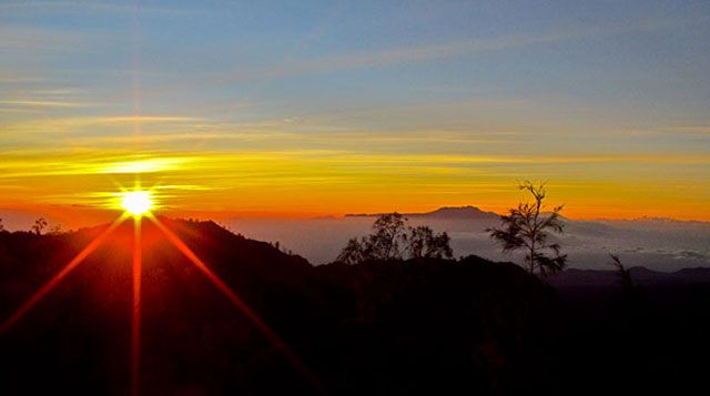 Cantik Banget! Ini 5 Spot Sunrise Terbaik di Malang