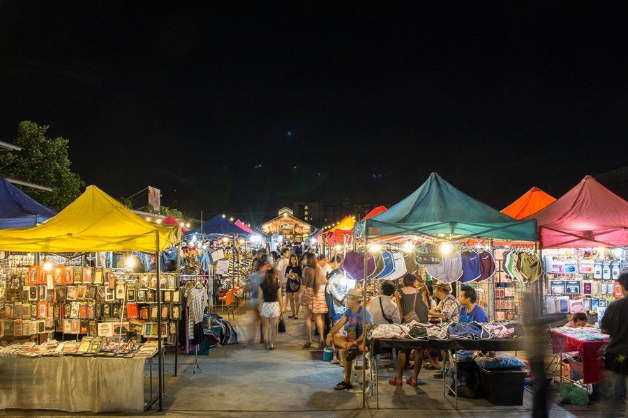 5 Night Market yang Bisa Kamu Kunjungi Saat Wisata di Bangkok