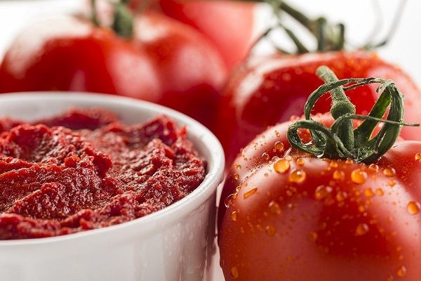 Kenali perbedaan pasta tomat vs saus tomat