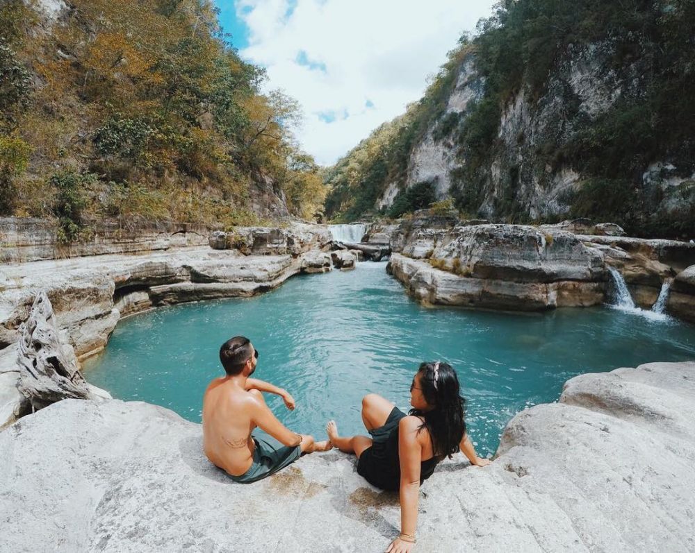 7 Potret Cantiknya Air Terjun Tanggedu di Pulau Sumba!