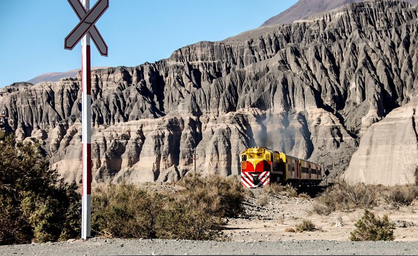 Menantang, 7 Fakta Unik Berkereta Menuju Awan di Argentina