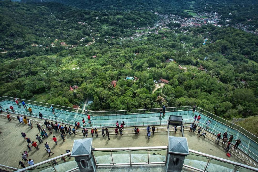 Potret Jembatan Kaca Buntu Burake Di Tana Toraja