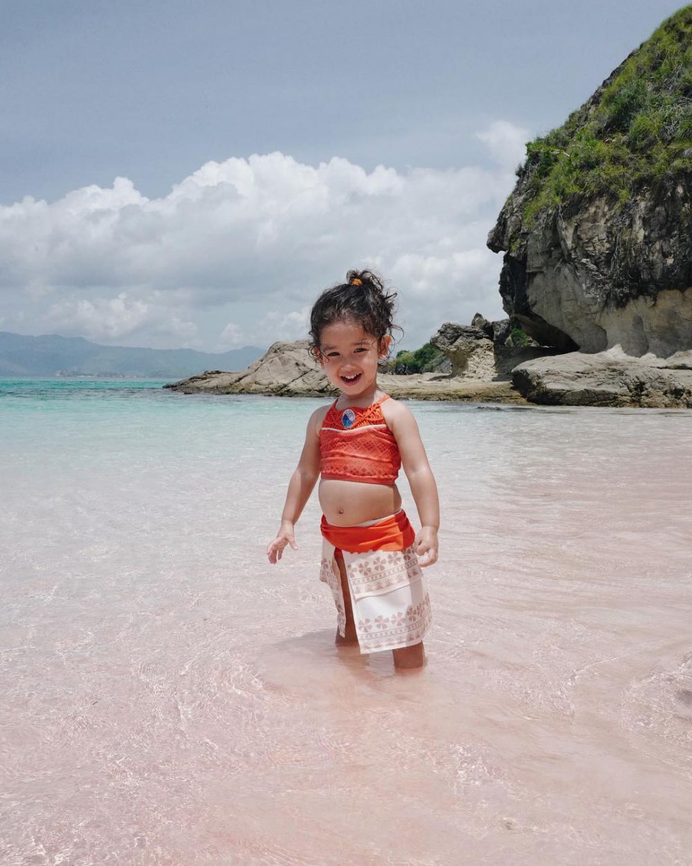 Imutnya Baby Sera, Anak Yasmine Wildblood. Kayak Boneka!