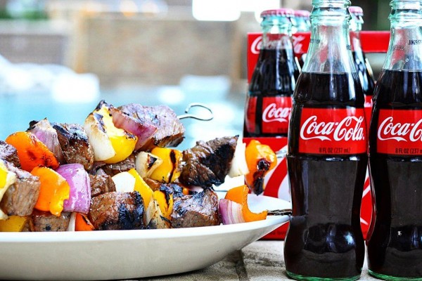 Dikreasikan Segarnya Cola, 5 Resep Masakan Ini Bikin Makananmu Berbeda