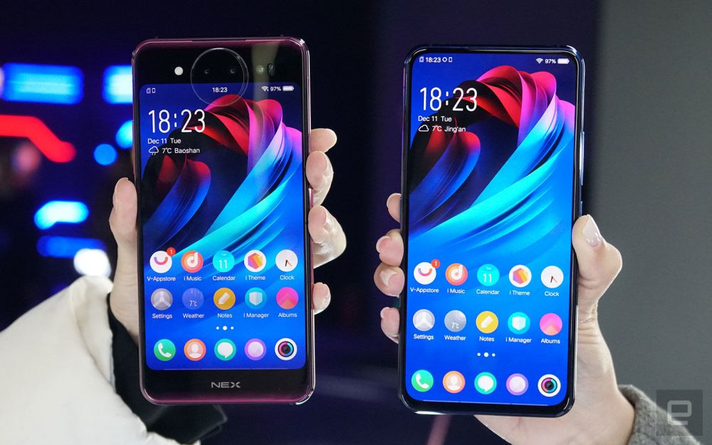 Bukan Pakai Notch, Kamera Depan 5 Handphone Terbaru Ini Unik Banget