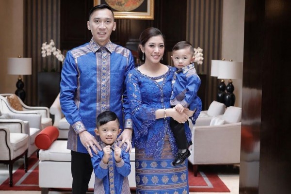 10 Ide Outfit Kompak ala Keluarga Ibas Yudhoyono, Menginspirasi!