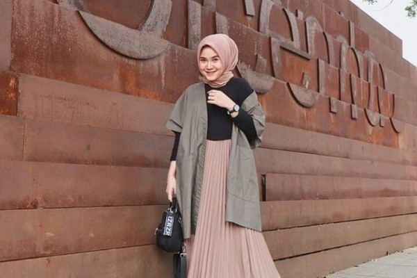 Paling Keren Outfit Kondangan Hijab Rok Plisket